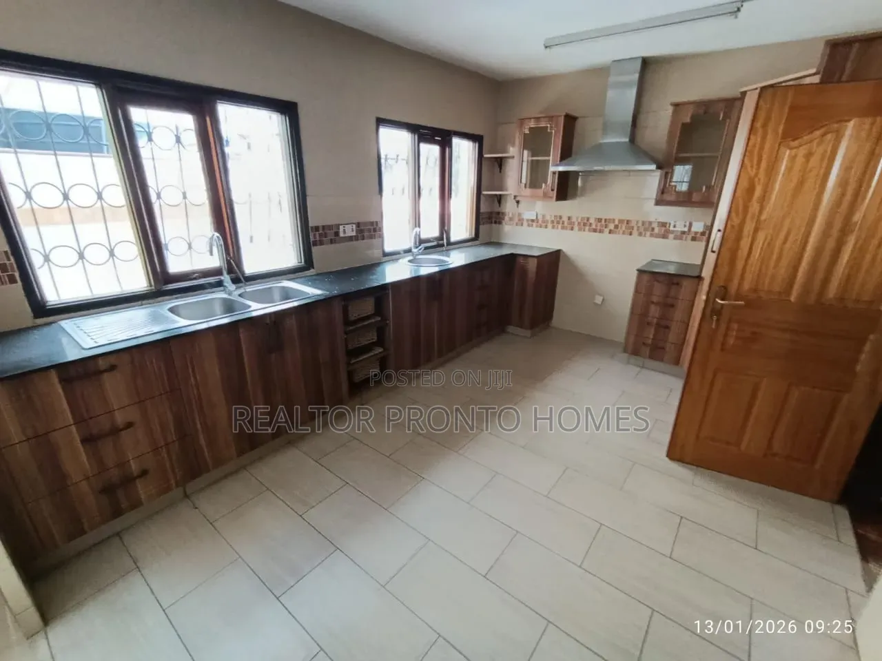 4bdrm Maisonette in Lavington, Valley Arcade for sale in Valley Arcade