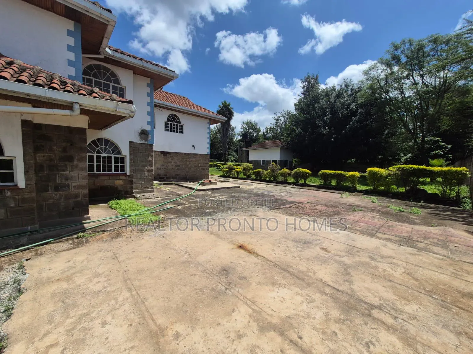 20bdrm Mansion in Karen for rent in Karen C
