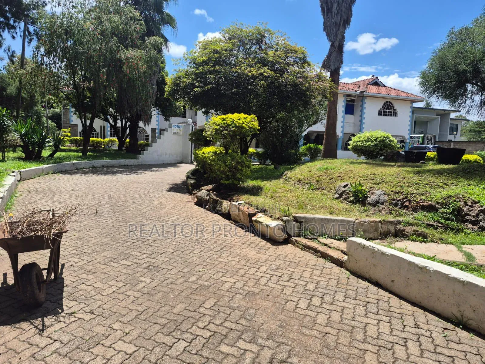 20bdrm Mansion in Karen for rent in Karen C