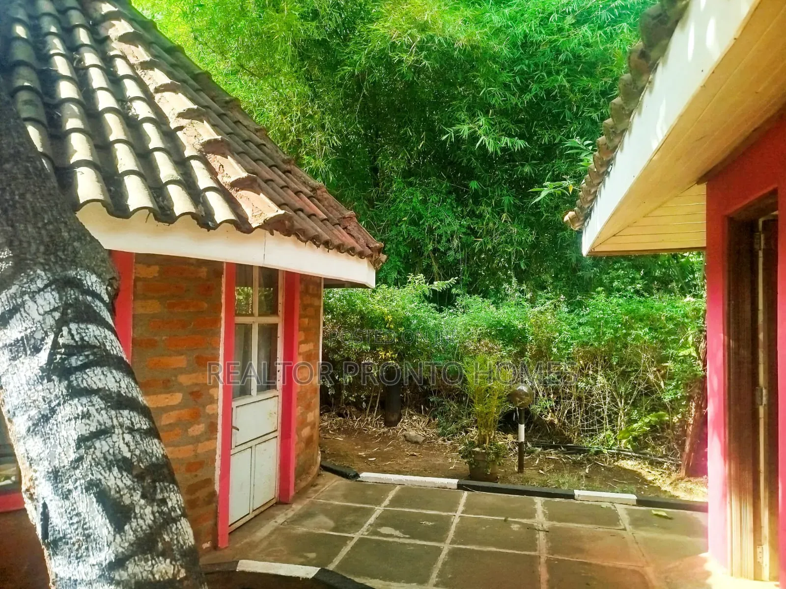 Prime Guesthouse / Hotel Property to Let – Karen in Hardy