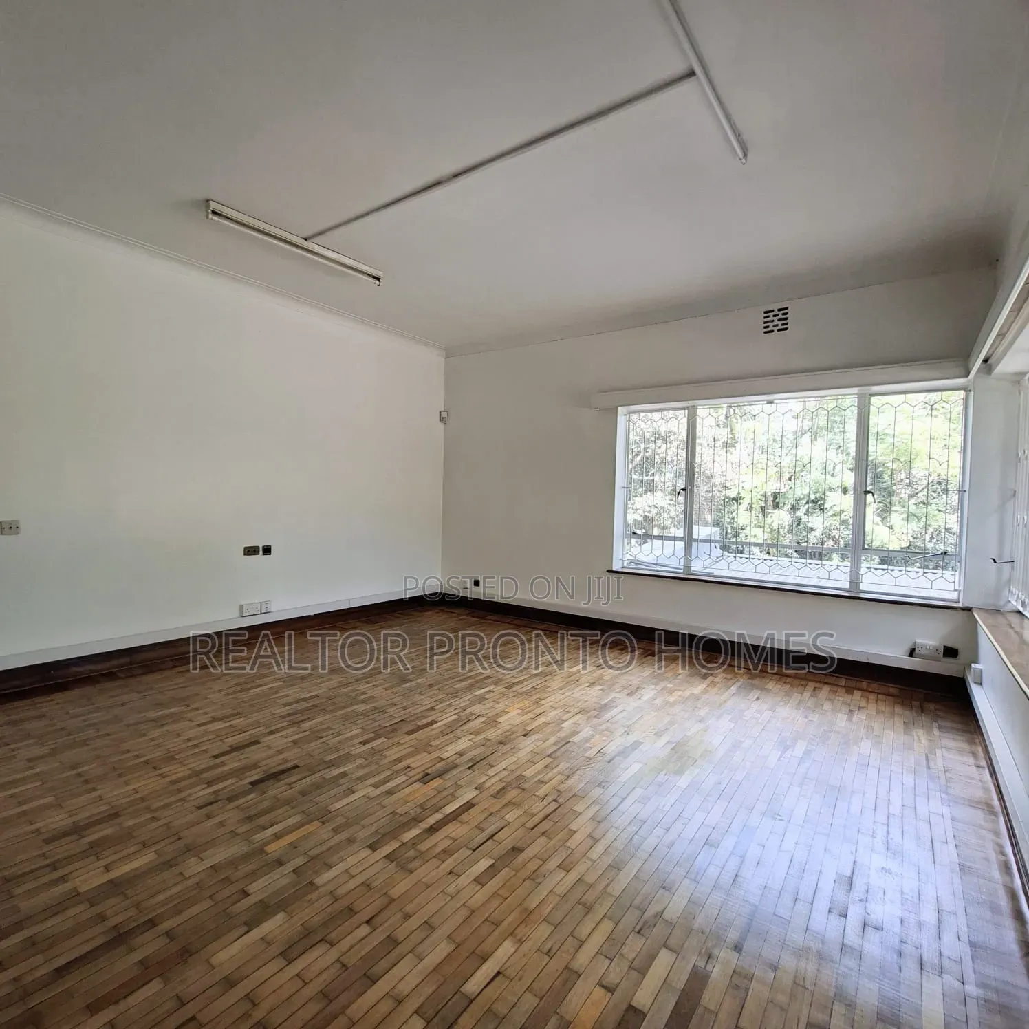 Commercial Property for Office Use in Raphta Road Area