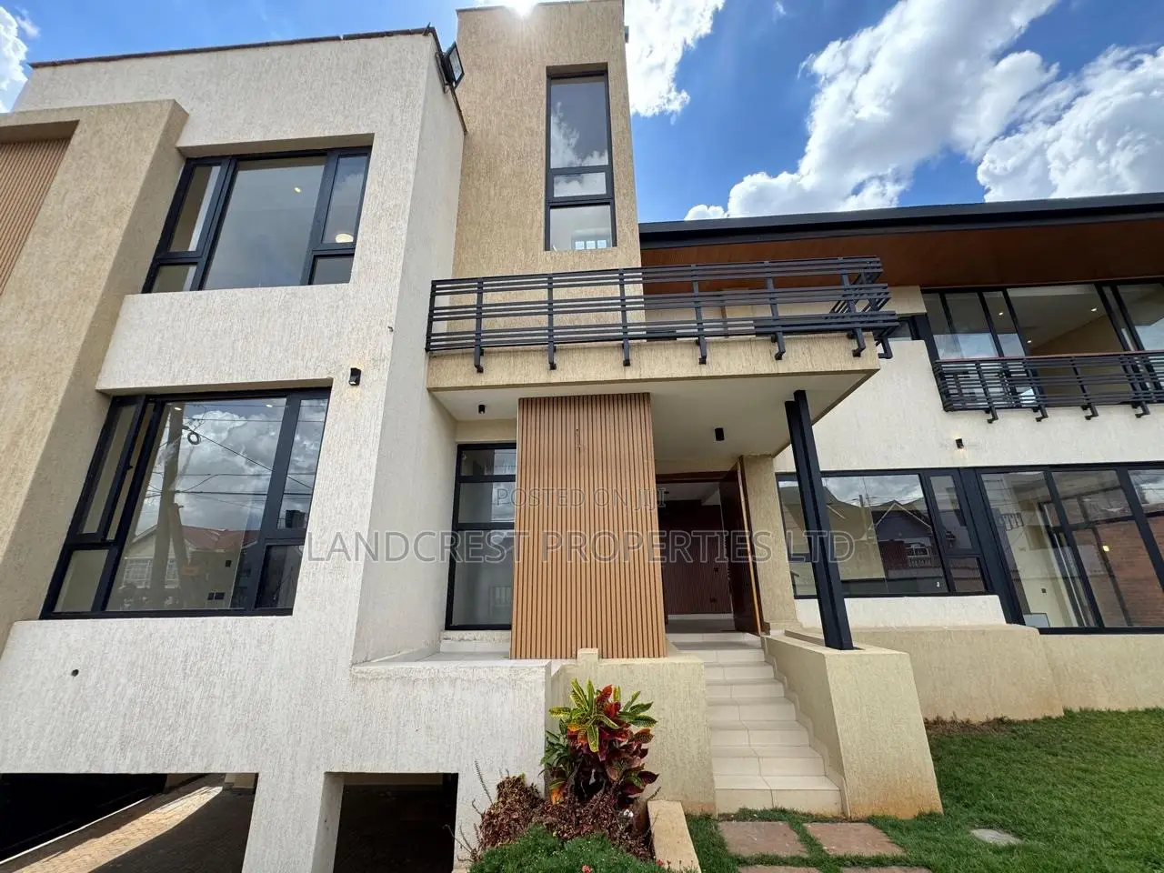 4bdrm Townhouse/Terrace in Membley Estate for sale in Membley Estate
