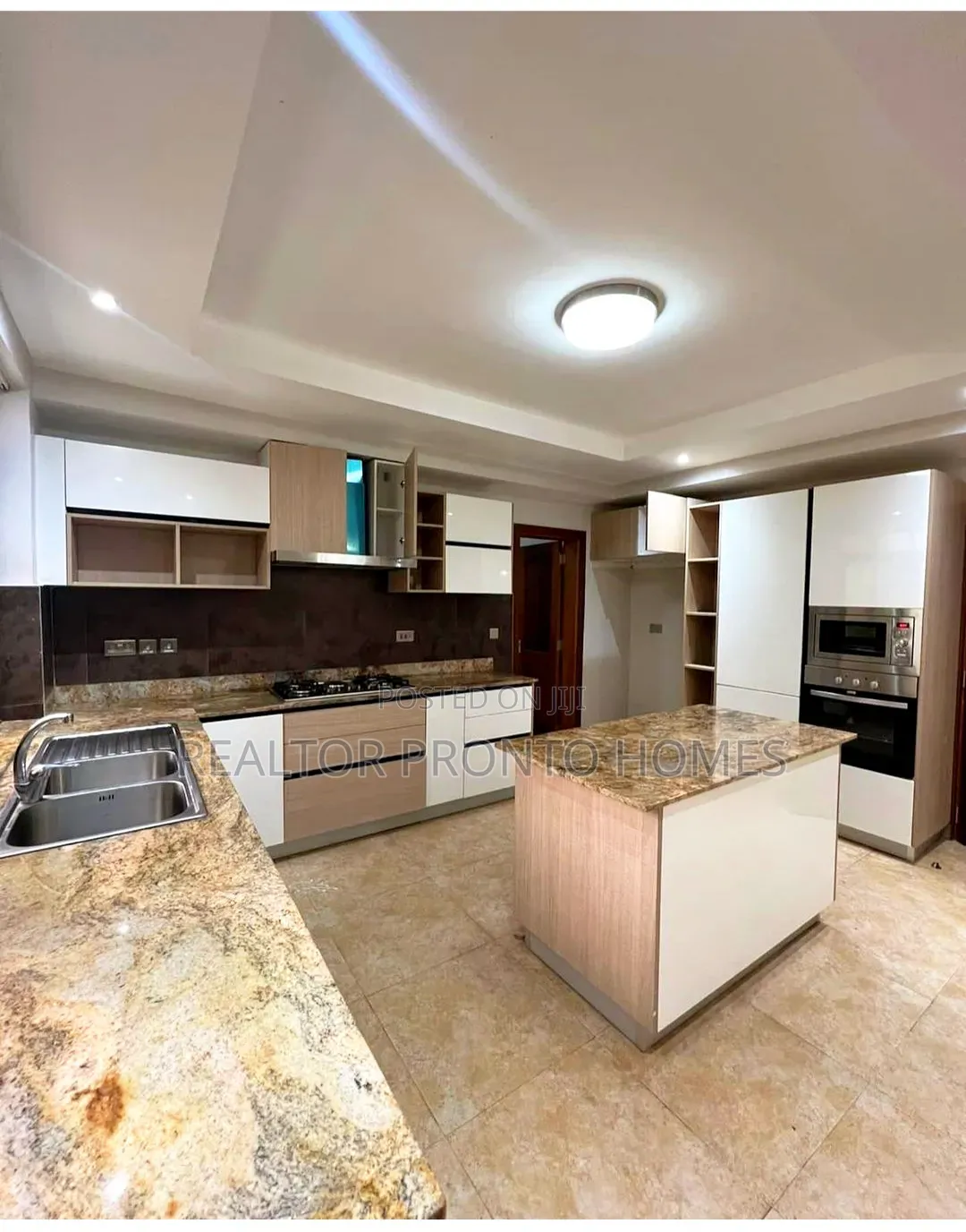 4bdrm Duplex in Riverside Drive for rent in Riverside Drive