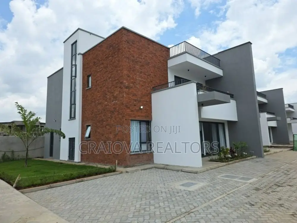 4bdrm House in Phenom Estate for sale in Phenom Estate