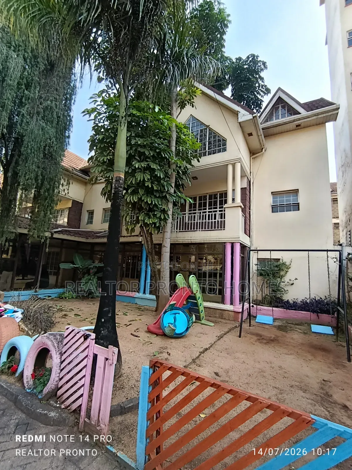 Commercial 6 Bedrooms House for Office Use in Hurlingham