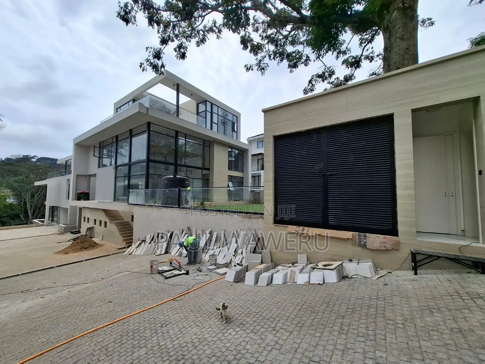 6bdrm Villa in Maziwa for sale in Maziwa