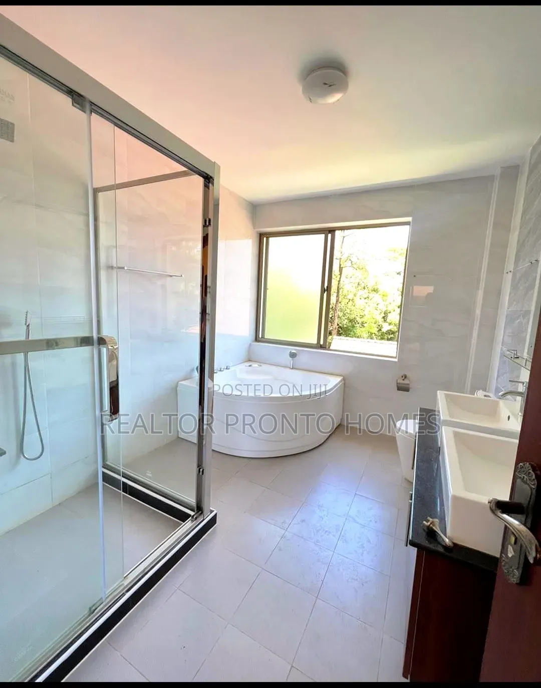 5bdrm Townhouse/Terrace in Lavington, Muthangari for sale in Muthangari