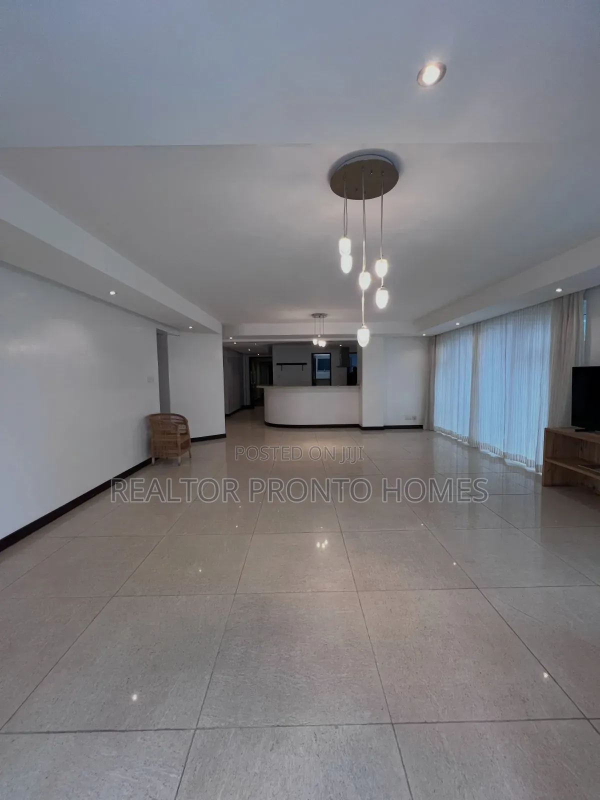4bdrm Apartment in Riverside for rent in Riverside Drive