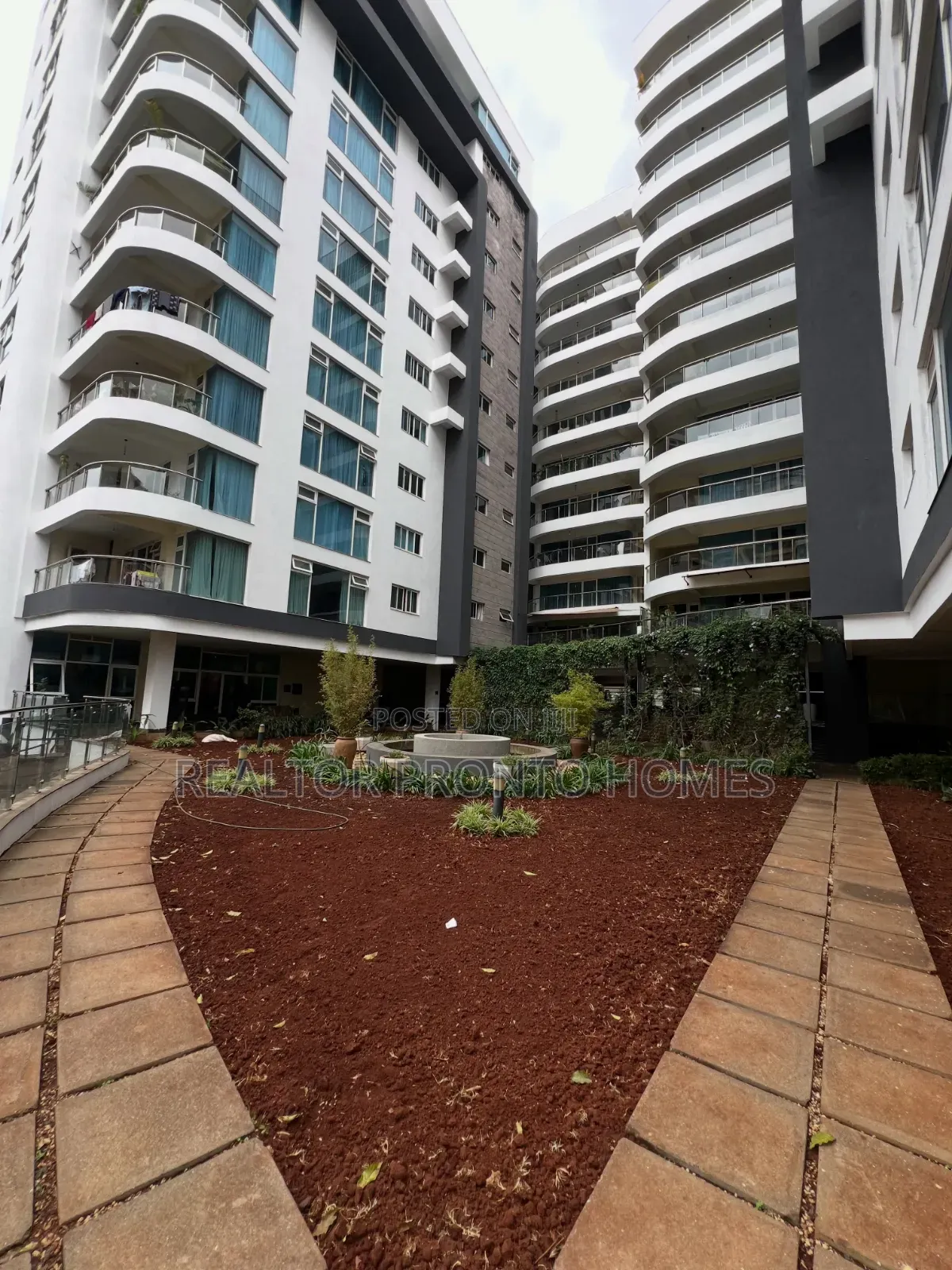 4bdrm Apartment in Riverside for rent in Riverside Drive