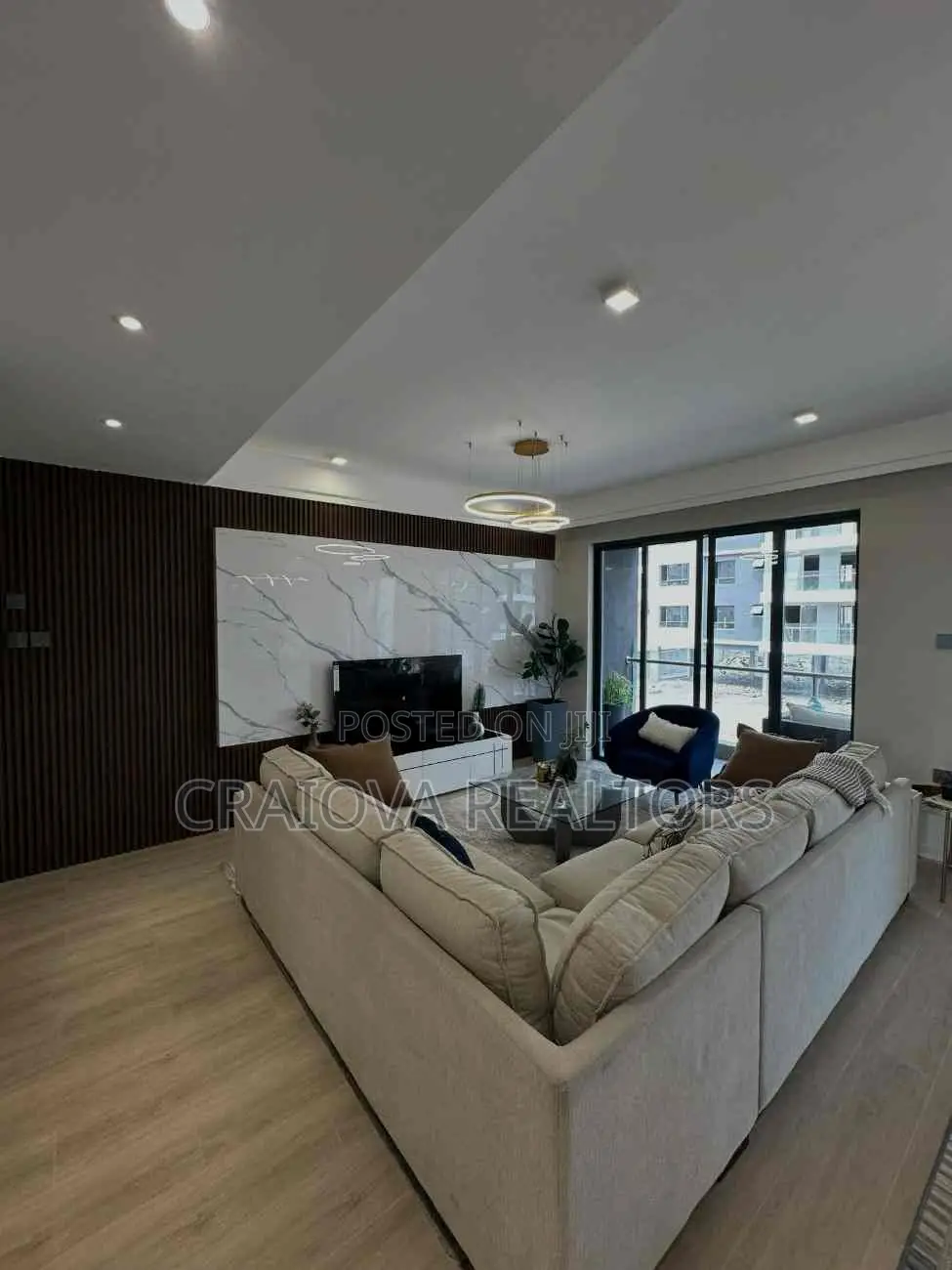 2bdrm Apartment in Gateway Mall Area for sale in Gateway Mall Area