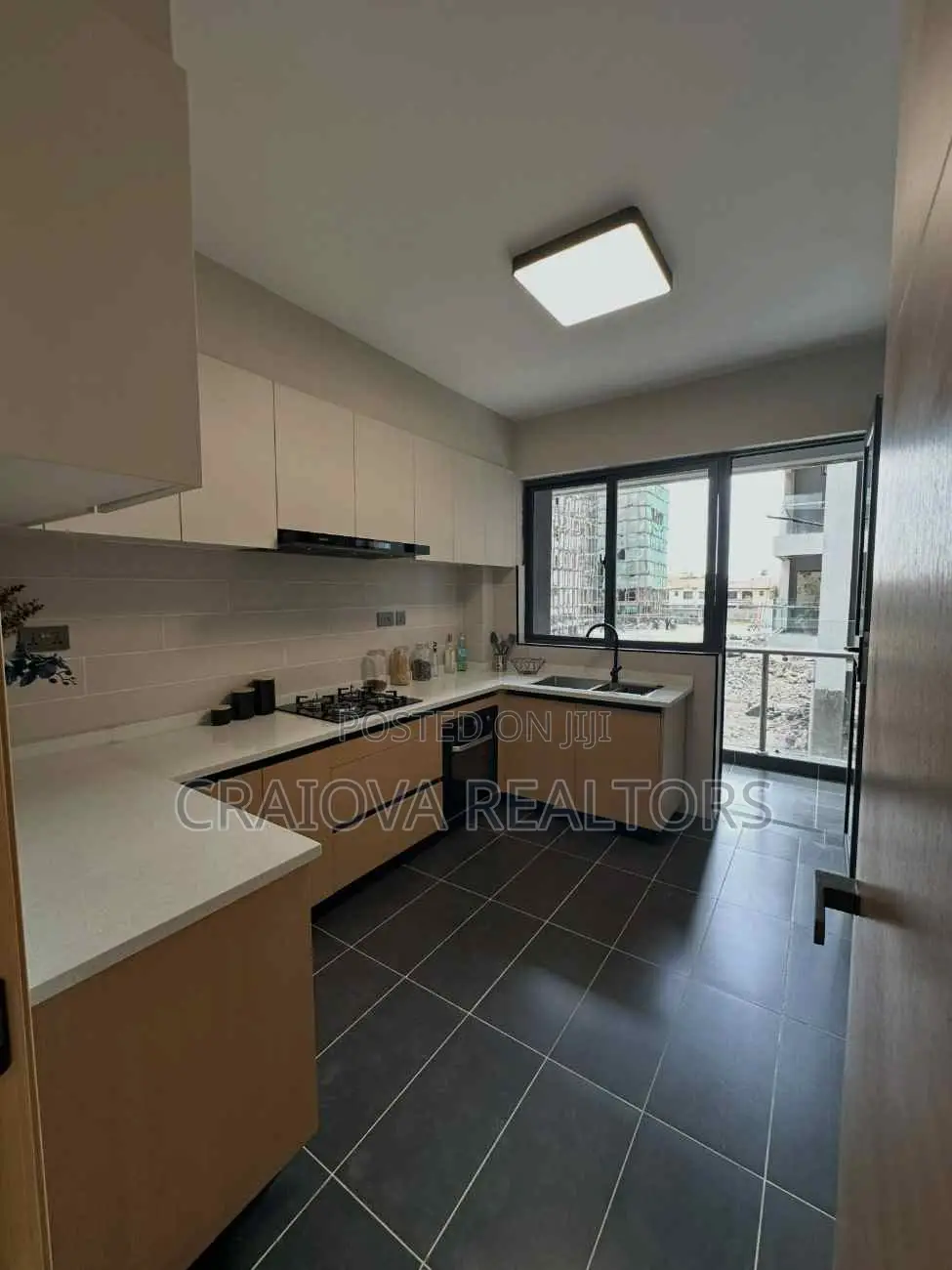 2bdrm Apartment in Gateway Mall Area for sale in Gateway Mall Area