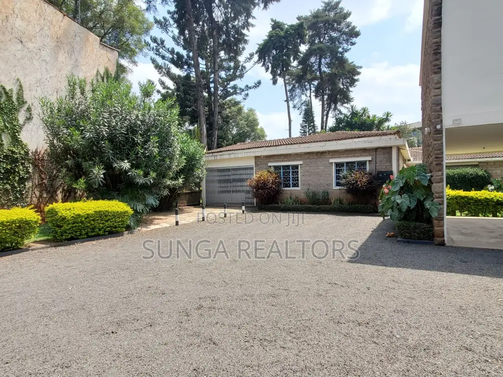 5bdrm House in Riverside Drive for rent in Riverside Drive