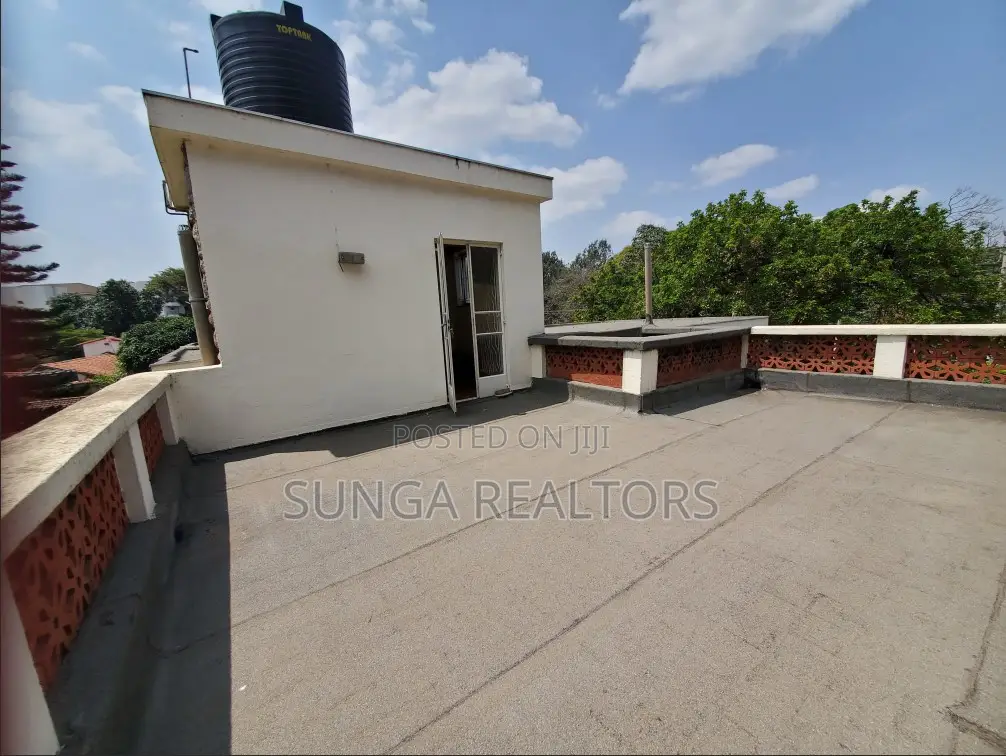 5bdrm House in Riverside Drive for rent in Riverside Drive