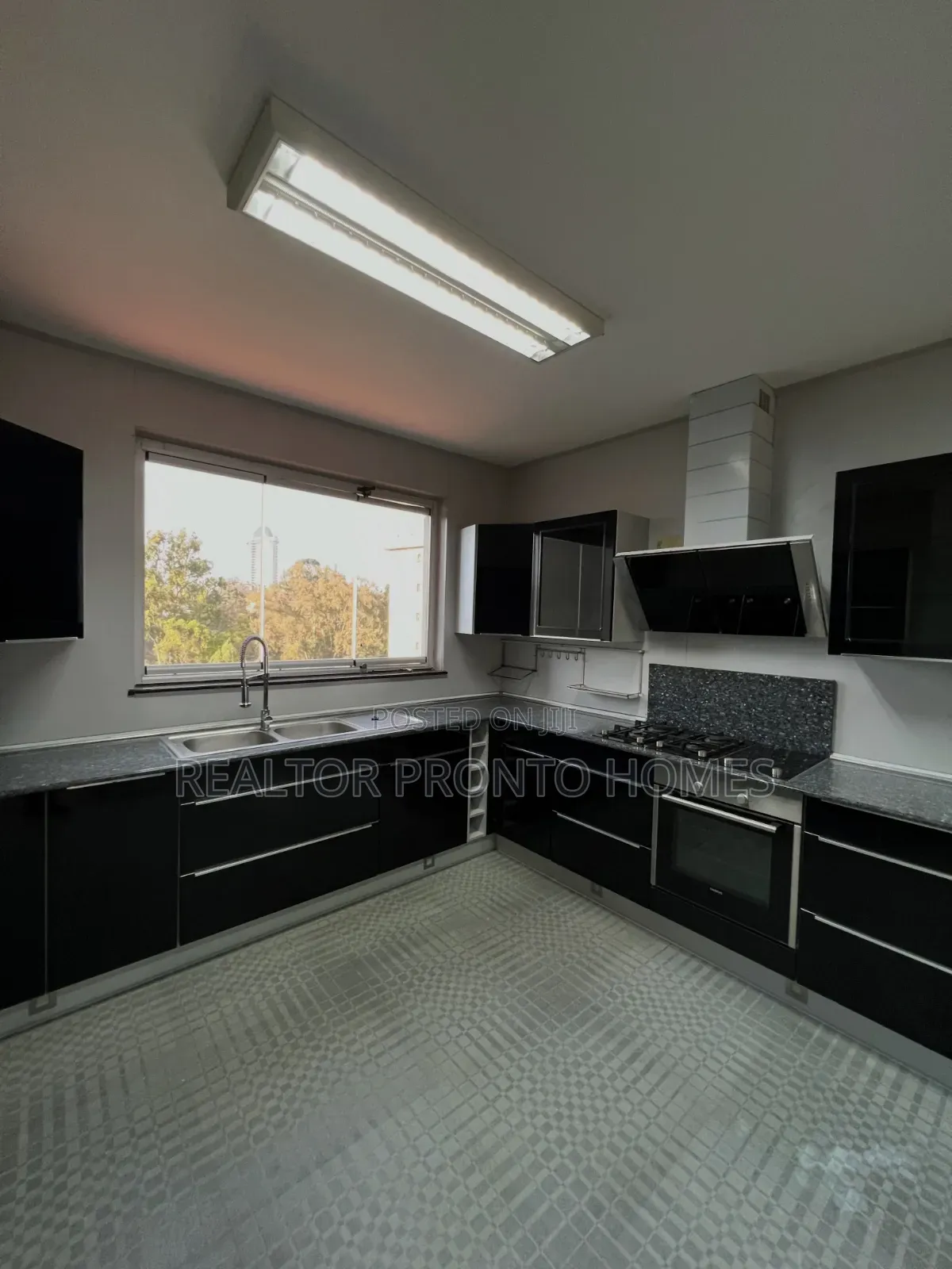 3bdrm Apartment in Riverside Drive for rent in Riverside Drive
