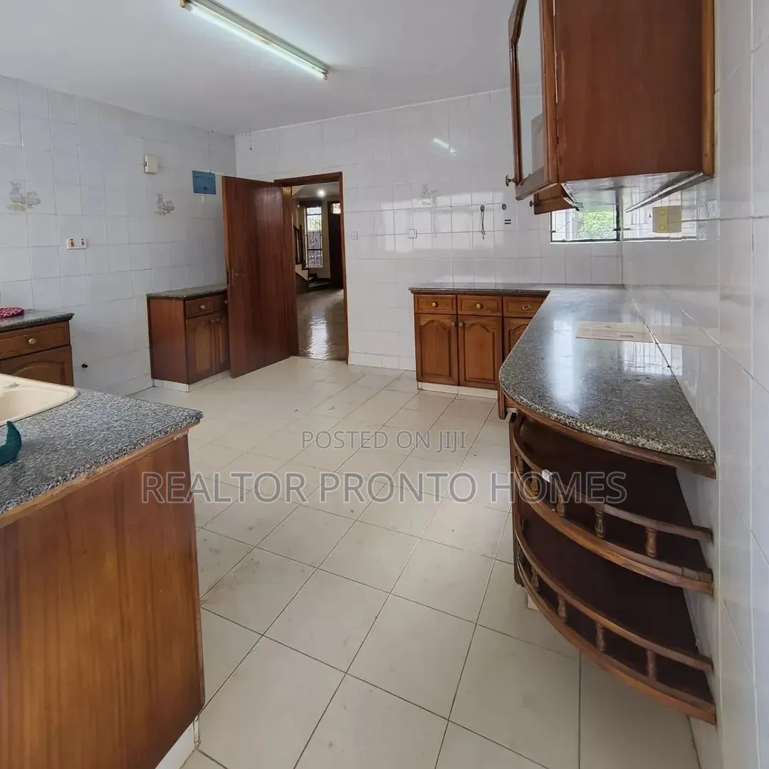 4bdrm Townhouse / Terrace in Lavington, Valley Arcade for rent in Valley Arcade