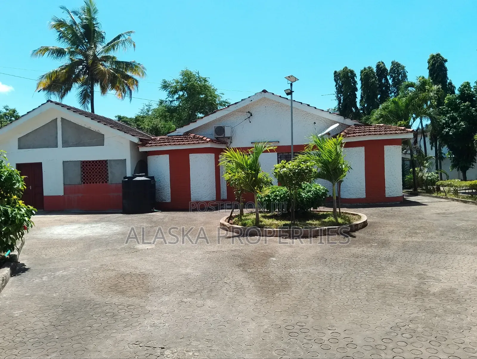 6bdrm Bungalow in Nyali Estate for sale in Nyali