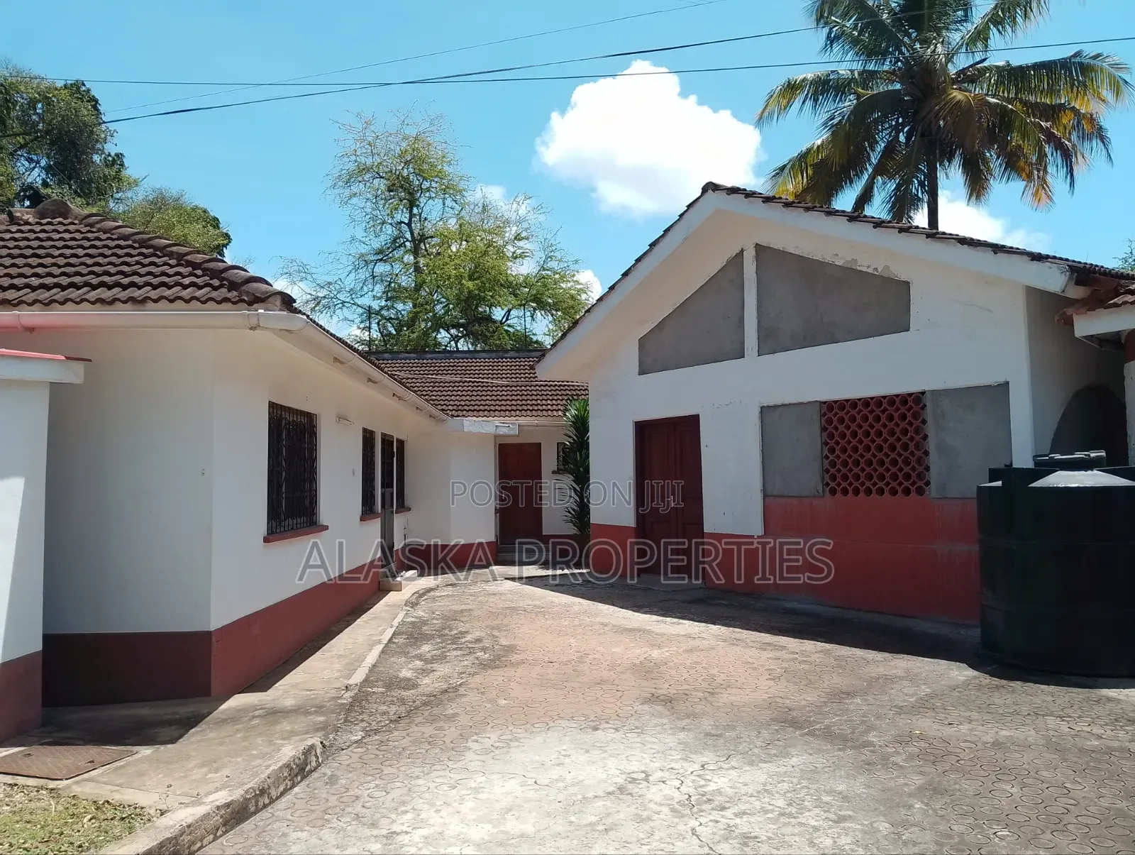 6bdrm Bungalow in Nyali Estate for sale in Nyali