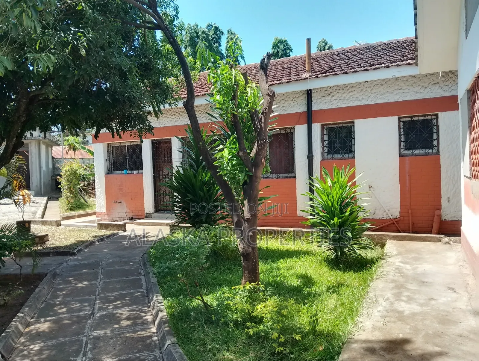 6bdrm Bungalow in Nyali Estate for sale in Nyali