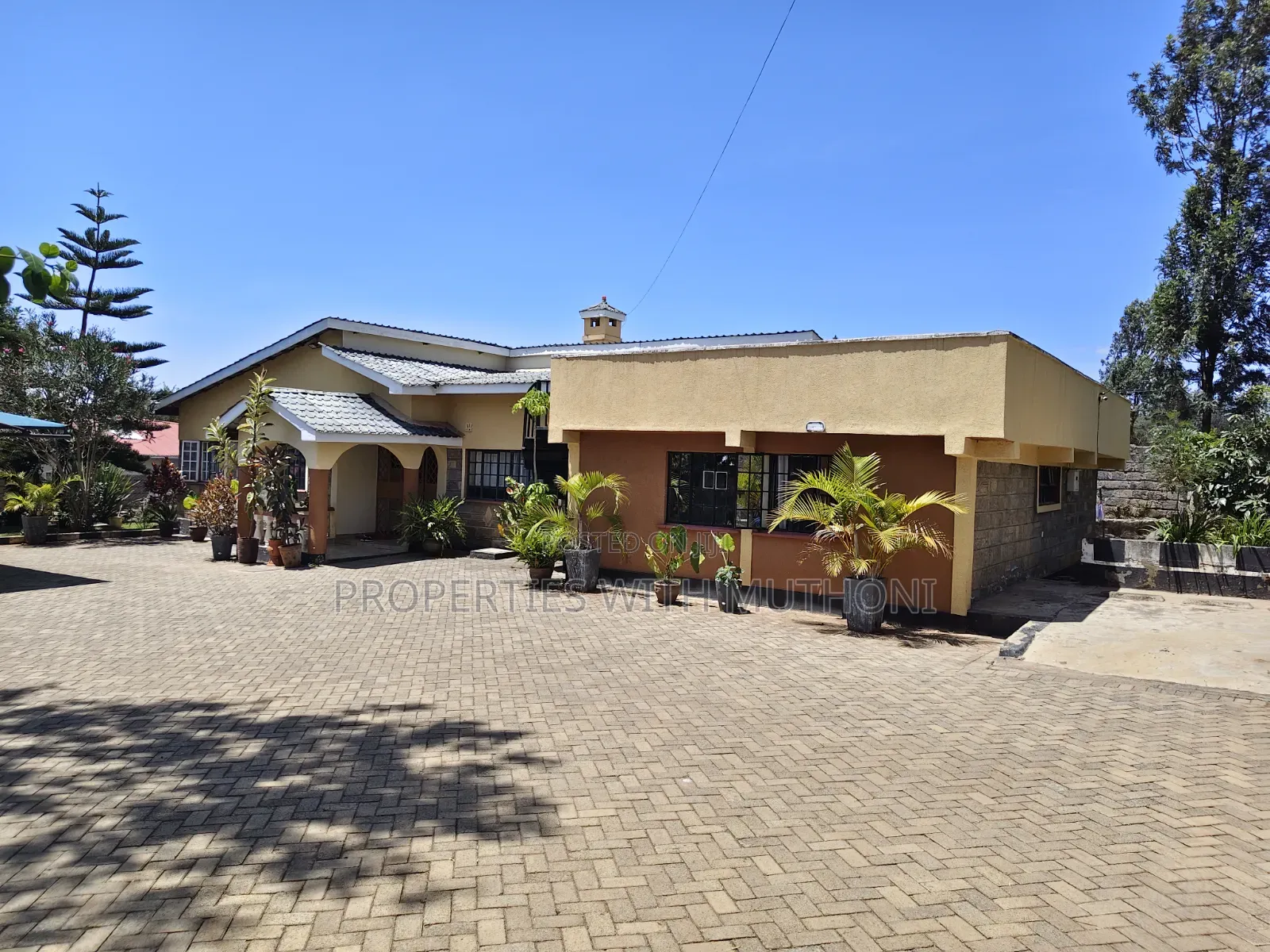 6bdrm Bungalow in Oluulua for sale in Oluulua