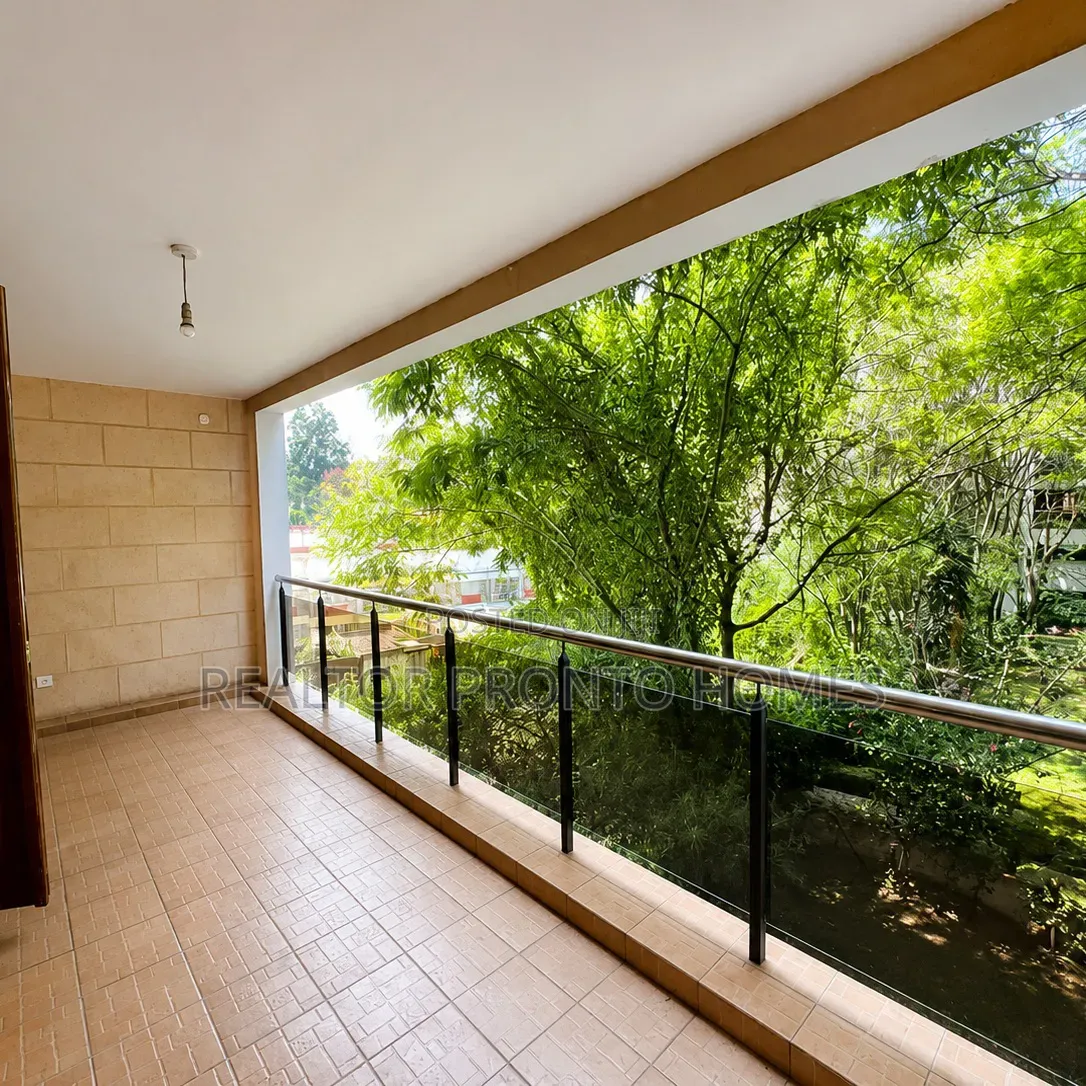 3bdrm Apartment in Riverside for rent in Riverside Drive