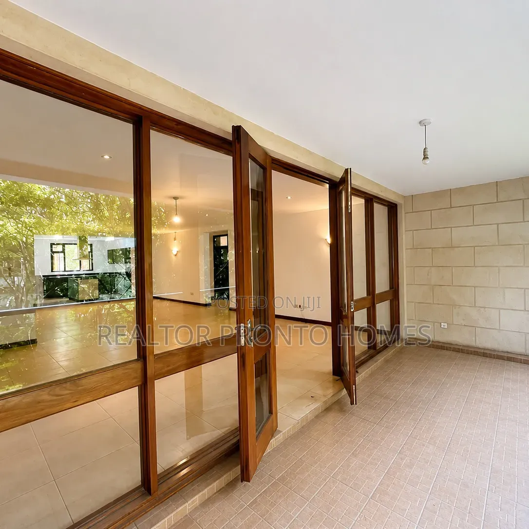 3bdrm Apartment in Riverside for rent in Riverside Drive