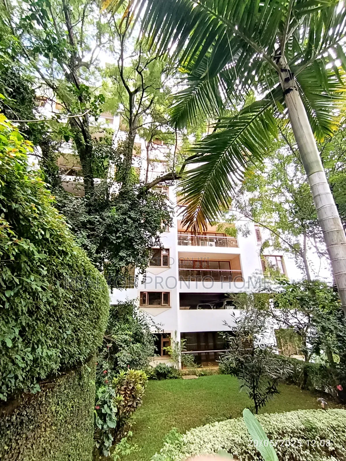 3bdrm Apartment in Riverside for rent in Riverside Drive
