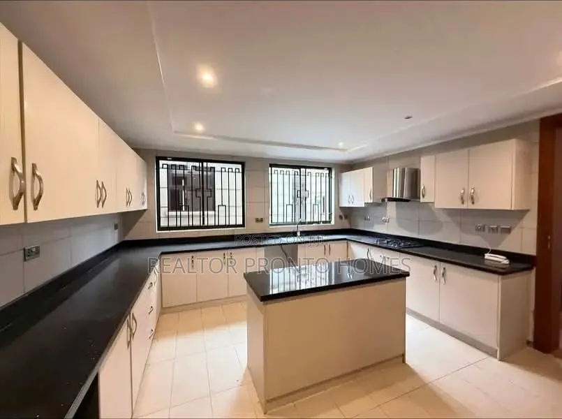5bdrm Villa in Lavington, Maziwa for sale in Maziwa