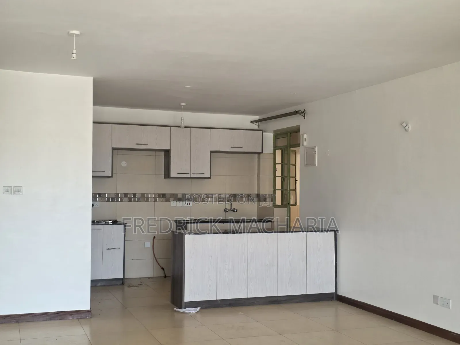 4bdrm Apartment in Behind Safari Park, Roysambu for sale in Roysambu