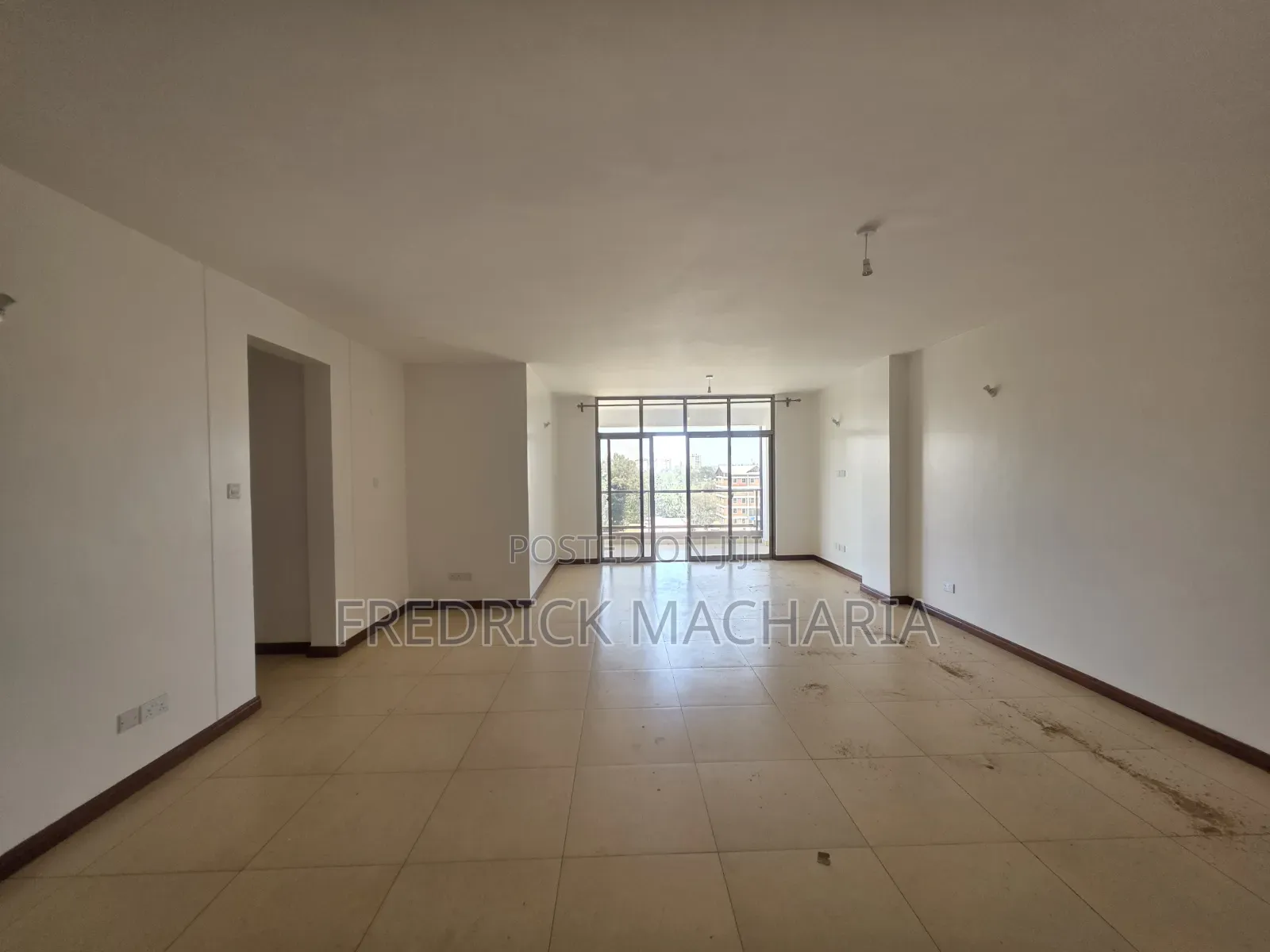 4bdrm Apartment in Behind Safari Park, Roysambu for sale in Roysambu