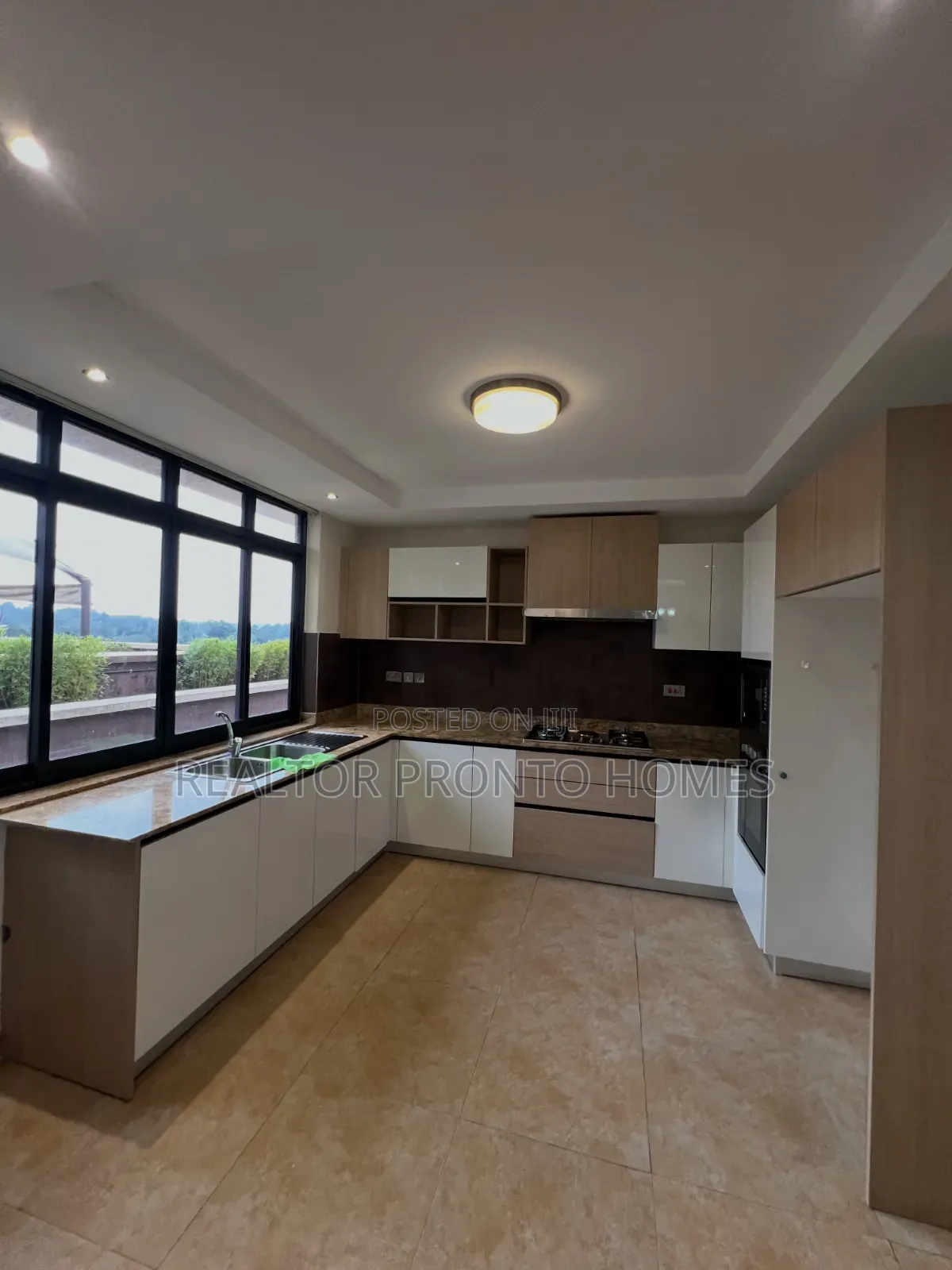 3bdrm Penthouse in Riverside Drive for rent in Riverside Drive