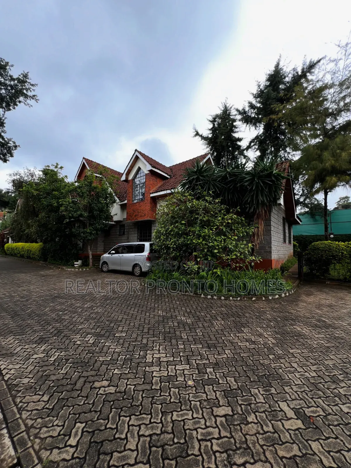 4bdrm Townhouse/Terrace in Lavington, Muthangari for sale in Muthangari
