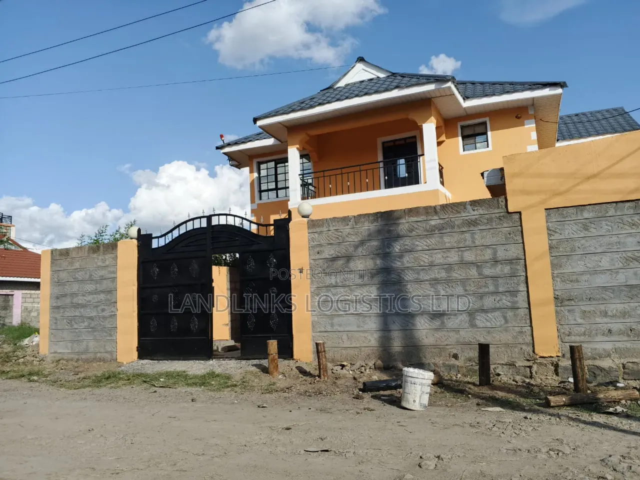 4bdrm Maisonette in Parliament Road, Katani for sale in Katani