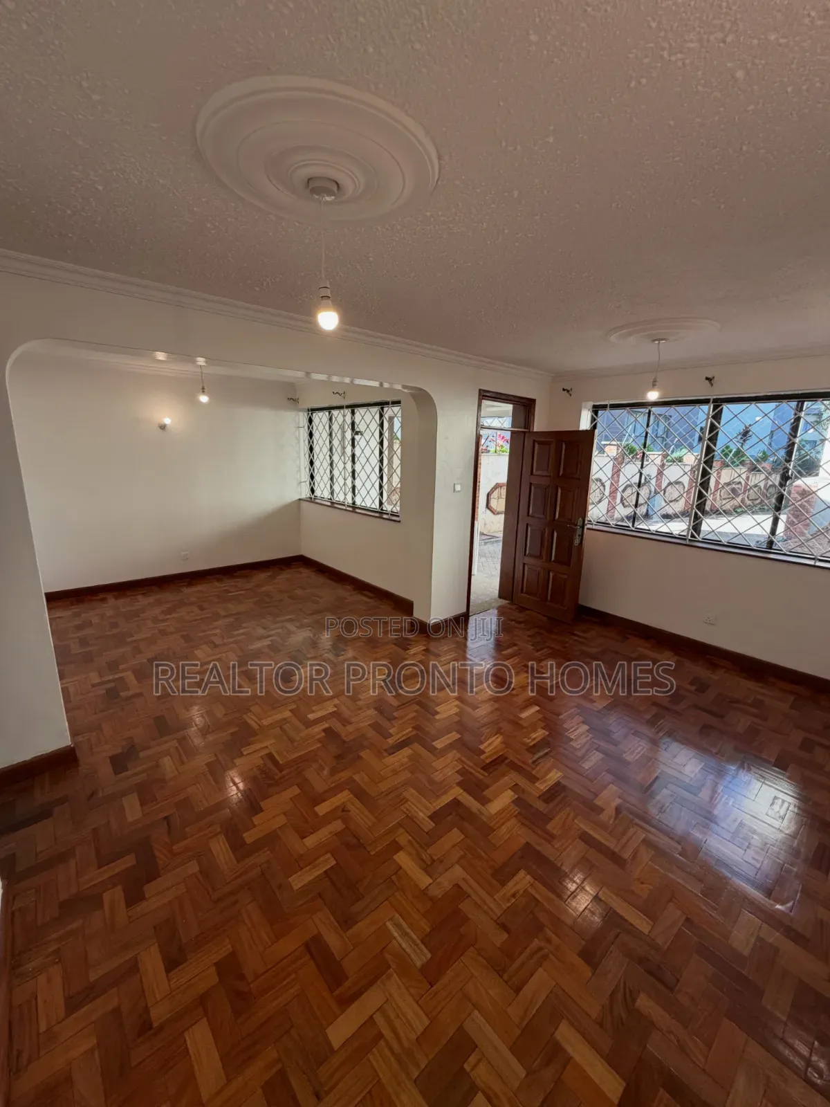 4bdrm Maisonette in Lavington, Valley Arcade for sale in Valley Arcade
