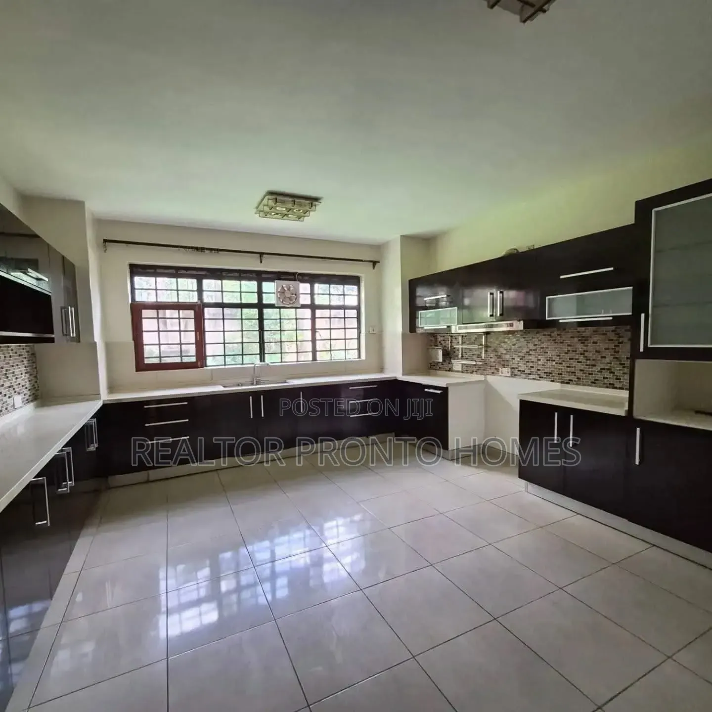 4bdrm Townhouse / Terrace in New Runda for rent in Runda