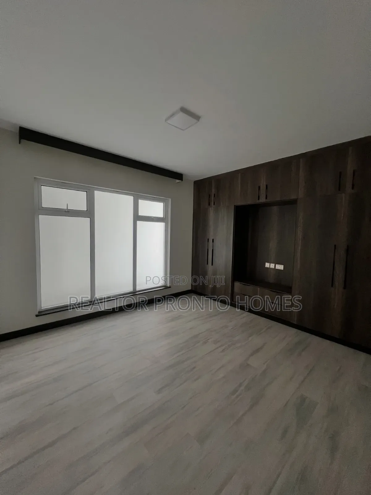 2bdrm Apartment in Riverside Drive for sale in Riverside Drive
