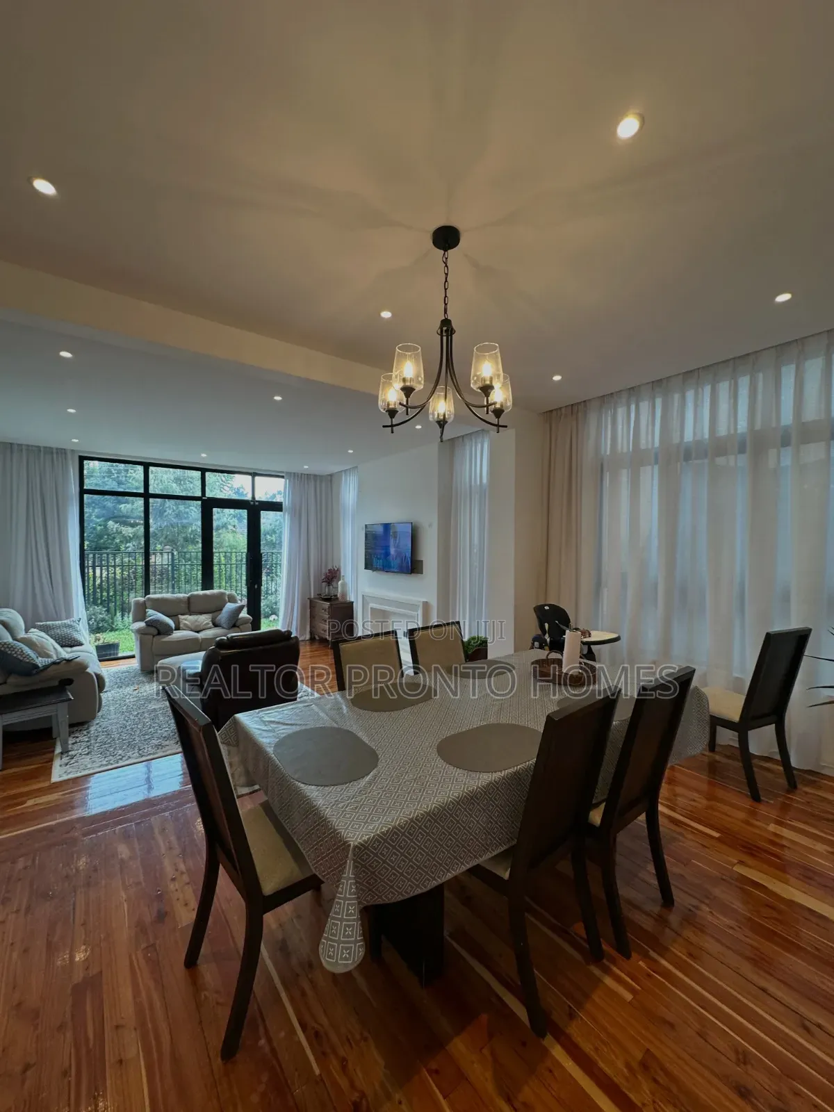 5bdrm Villa in Kerarapon for sale in Kerarapon