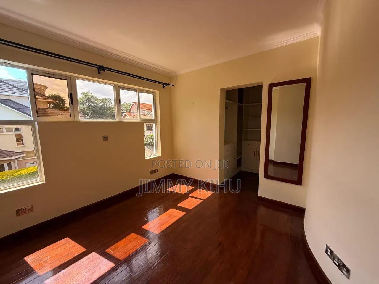 5bdrm House in Riverside Drive for sale in Riverside Drive