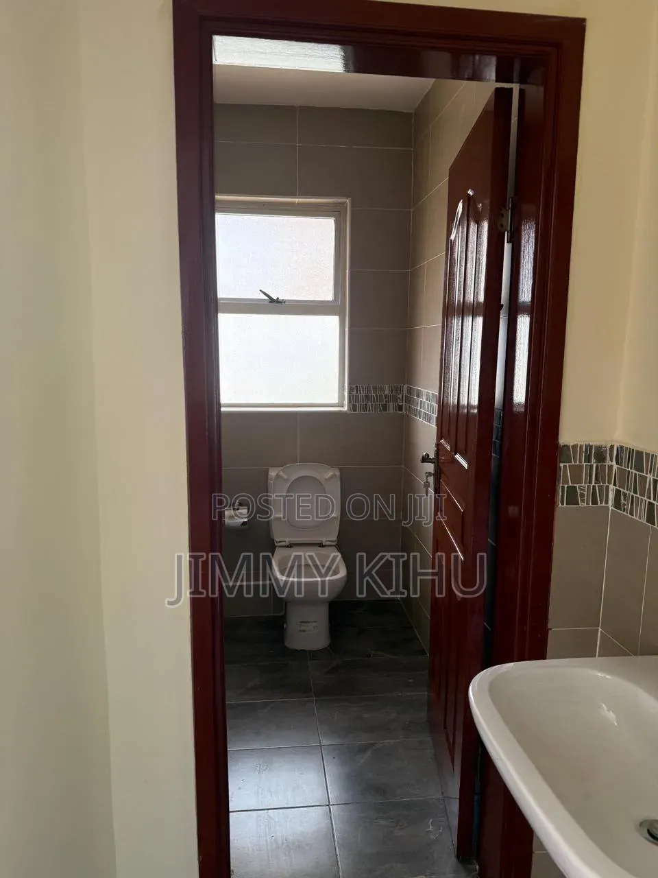 5bdrm House in Riverside Drive for sale in Riverside Drive