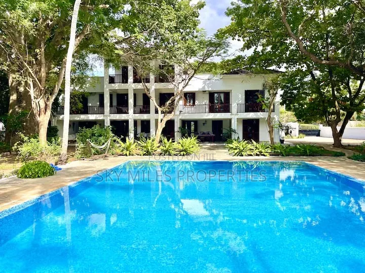 8bdrm Villa in Diani, South Coast, Ukunda for sale in Ukunda