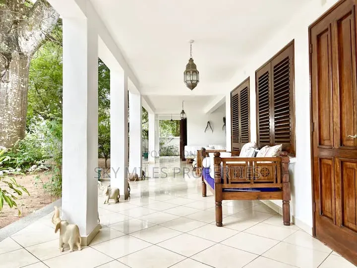 8bdrm Villa in Diani, South Coast, Ukunda for sale in Ukunda