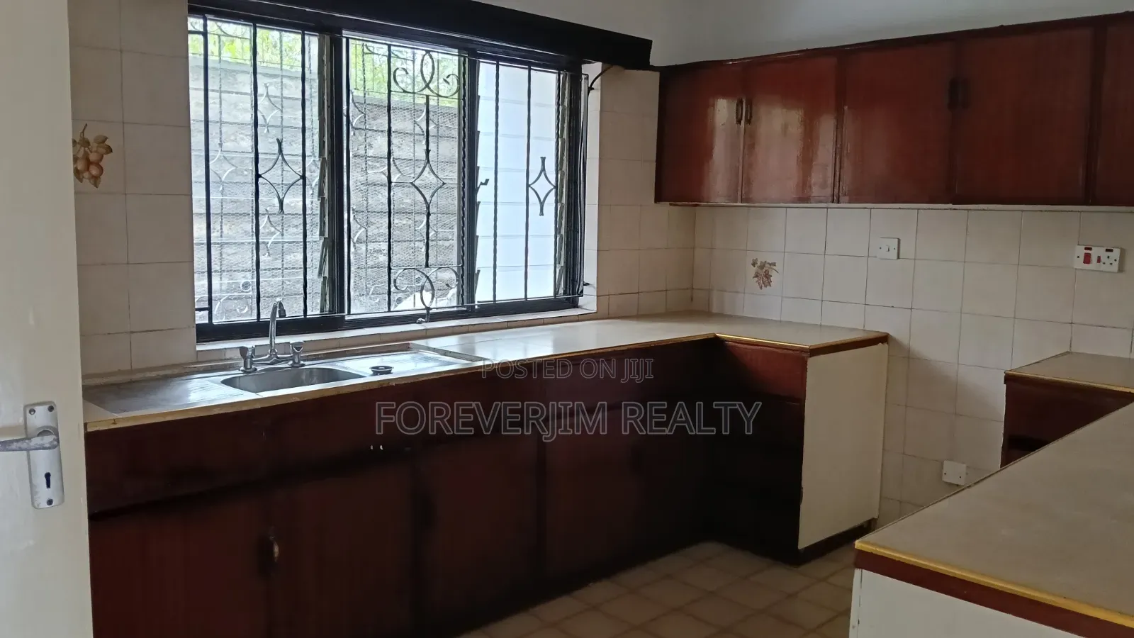 3bdrm Apartment in Dennis Pritt Road, State House Area for rent in State House Area