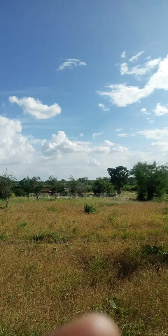 25 Acres Touching Athi River in Makueni Kambu Is Available for Sale in Mtito Andei