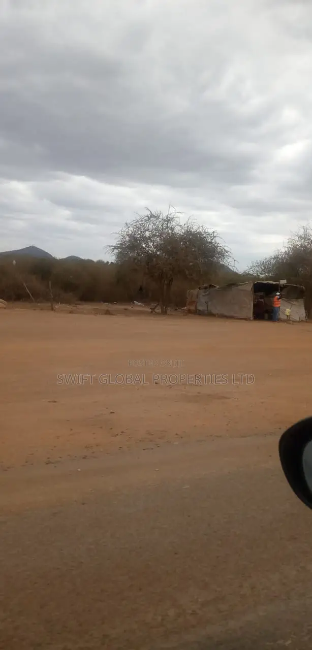 20 Prime Acres Touching Mombasa-Nairobi Highway in Masimba Is for Sale in Kenyawa-Poka