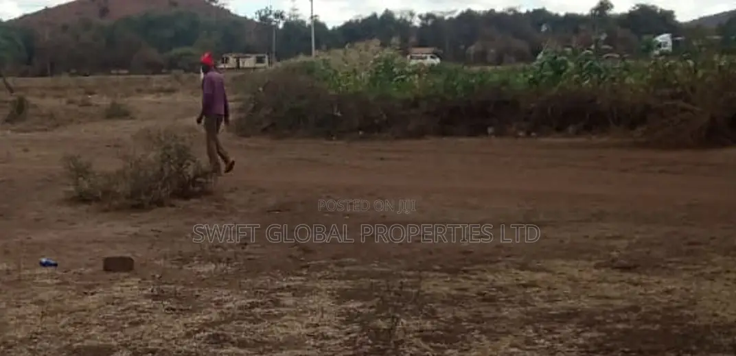 100 Acres on Mombasa-Nairobi Road Between Masimba Kiboko Is for Sale in Makindu
