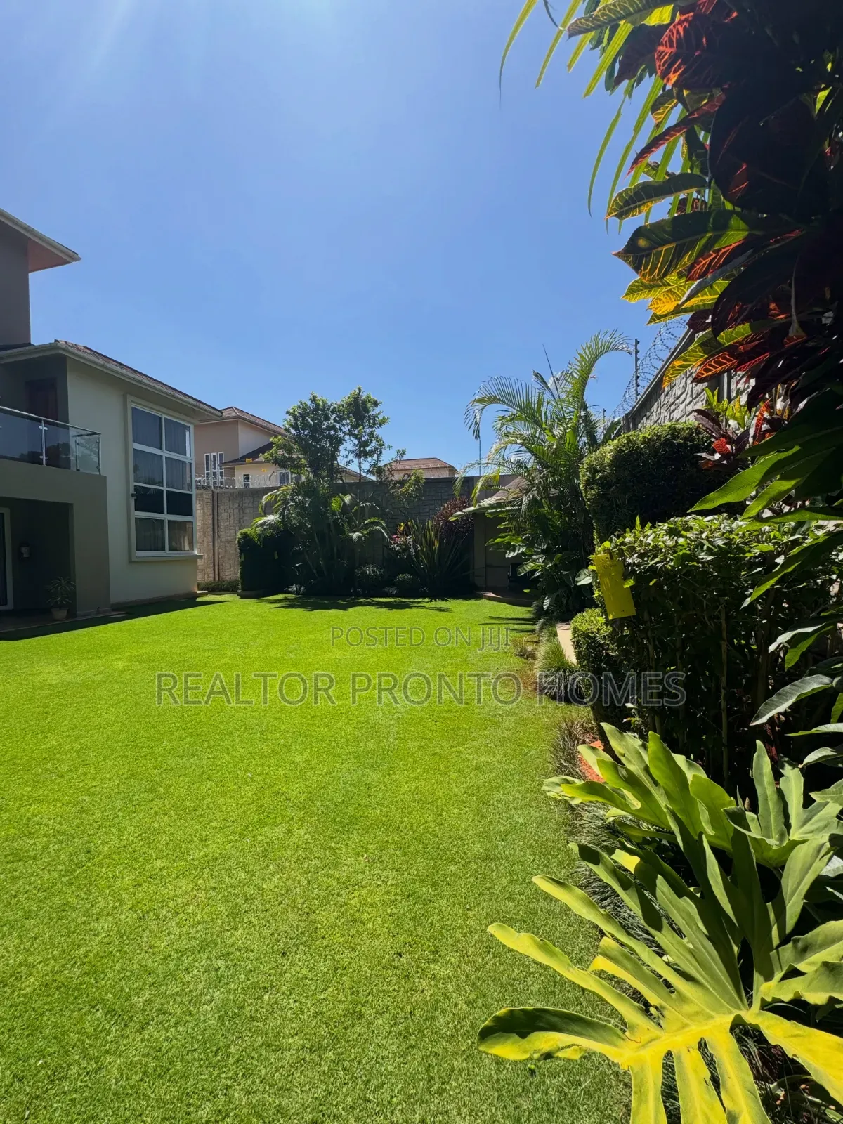4bdrm Townhouse/Terrace in Kiambu Road, Runda for sale in Runda