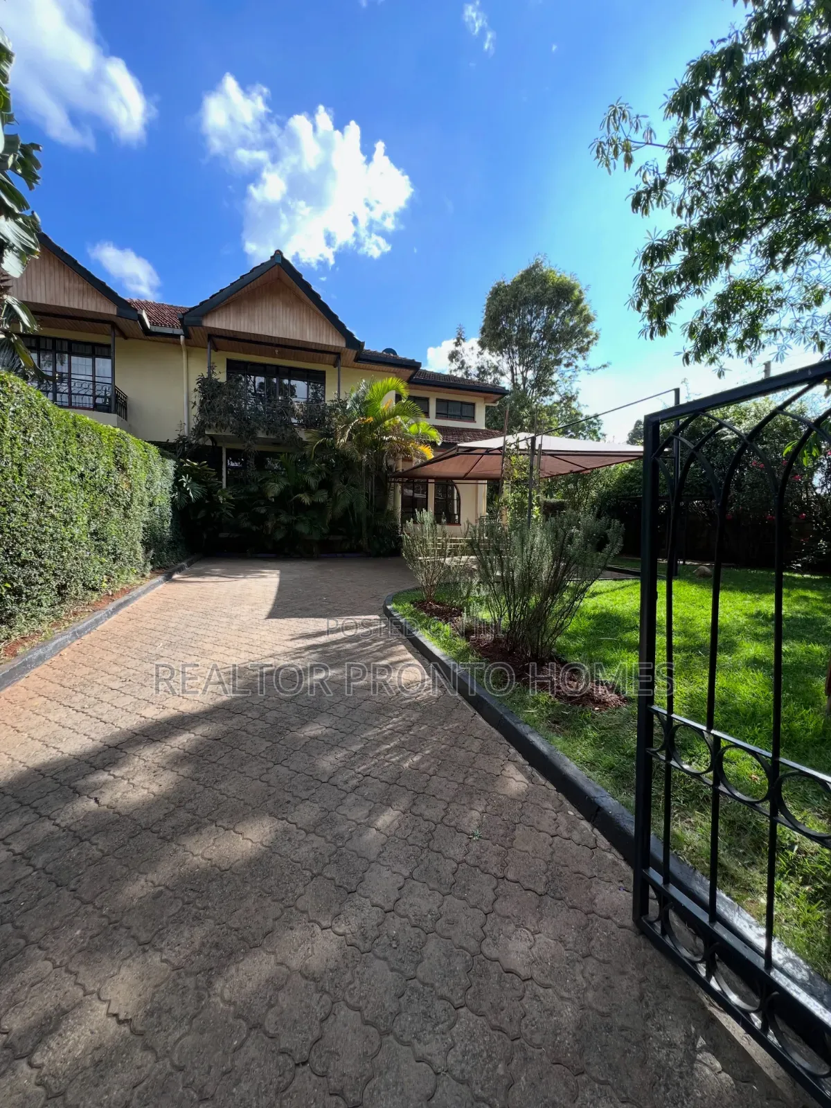 4bdrm Townhouse/Terrace in Lavington, Muthangari for sale in Muthangari