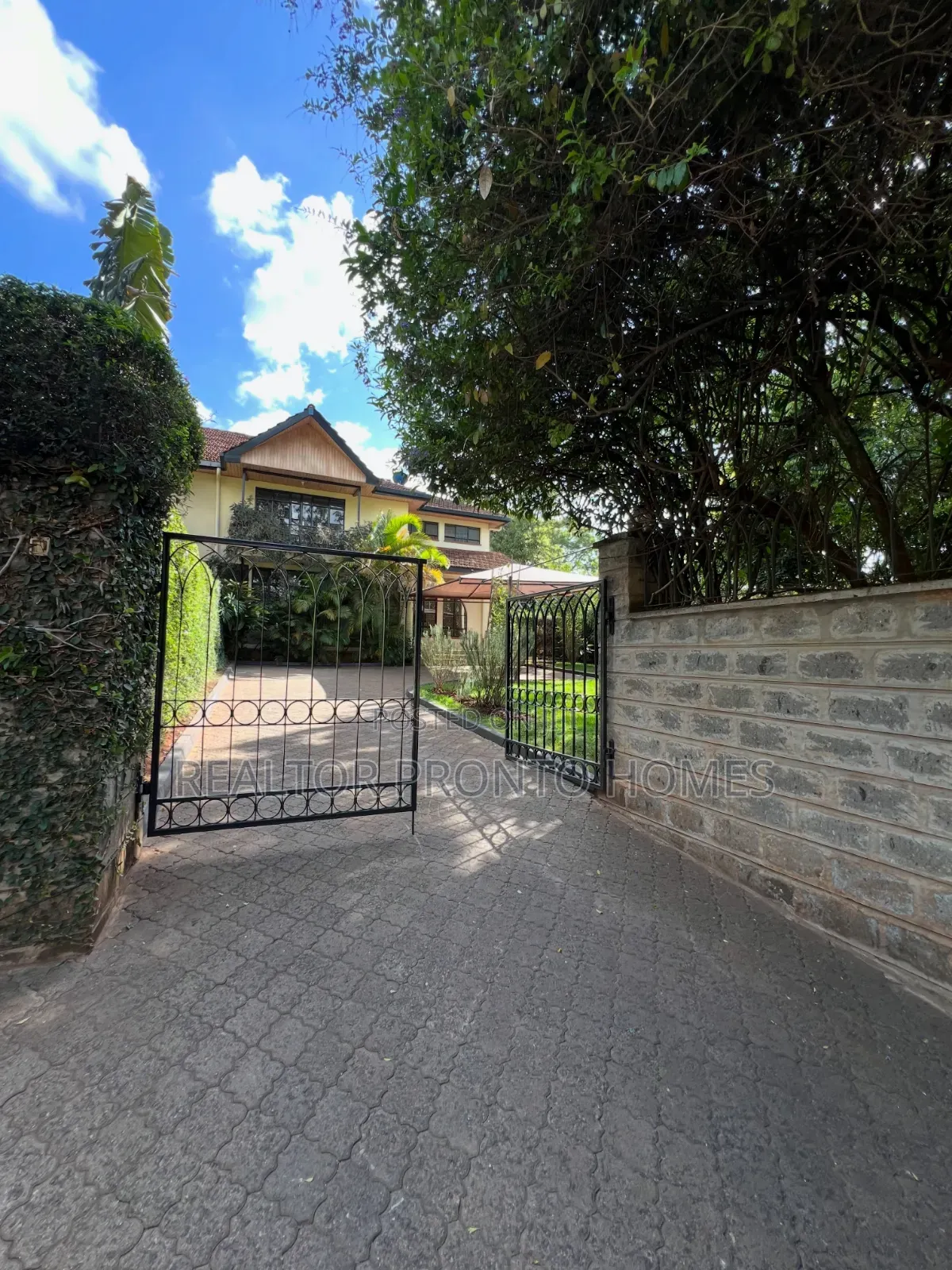 4bdrm Townhouse/Terrace in Lavington, Muthangari for sale in Muthangari