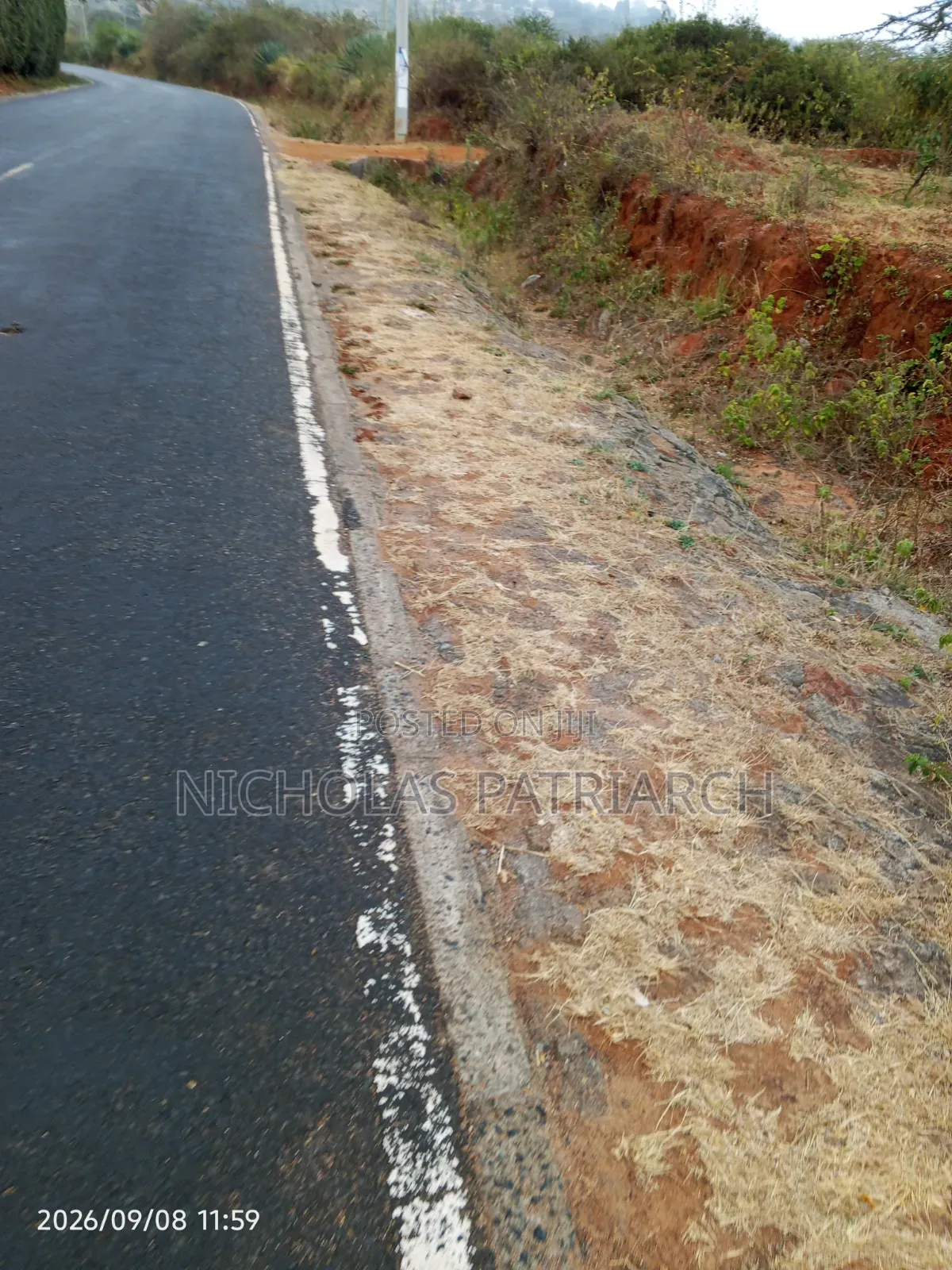 1acre Mua Kitanga Touching Tarmac Selling at 6.5m in Mua Hills