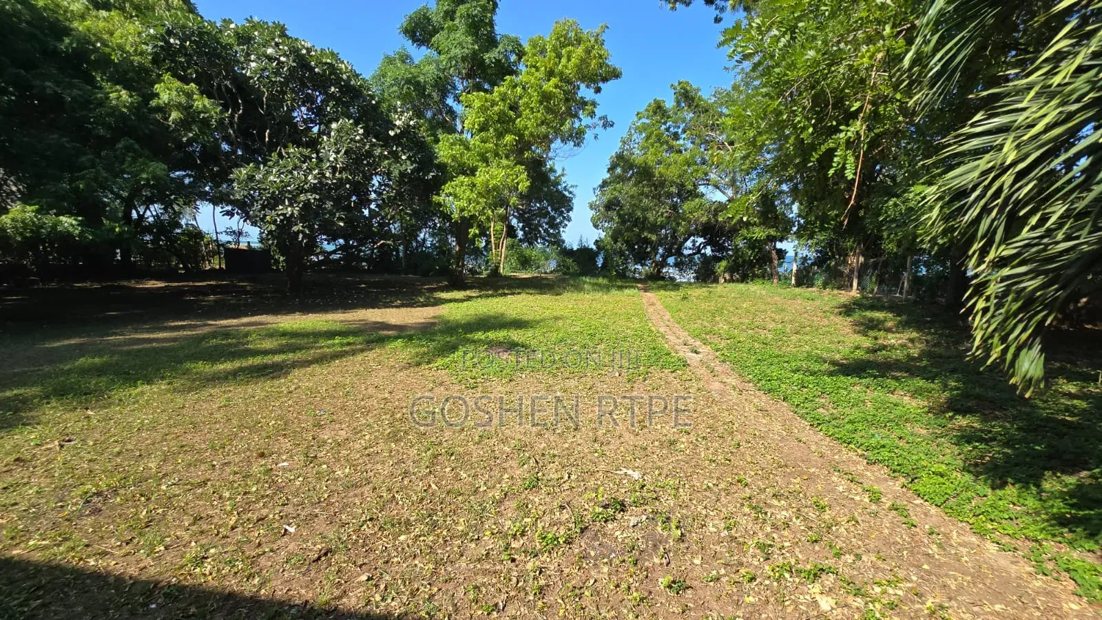 Prime 257M 1 Acre 1st Row Sea BeachLand on Sale at Nyali Mombasa Kenya in Nyali Mkomani