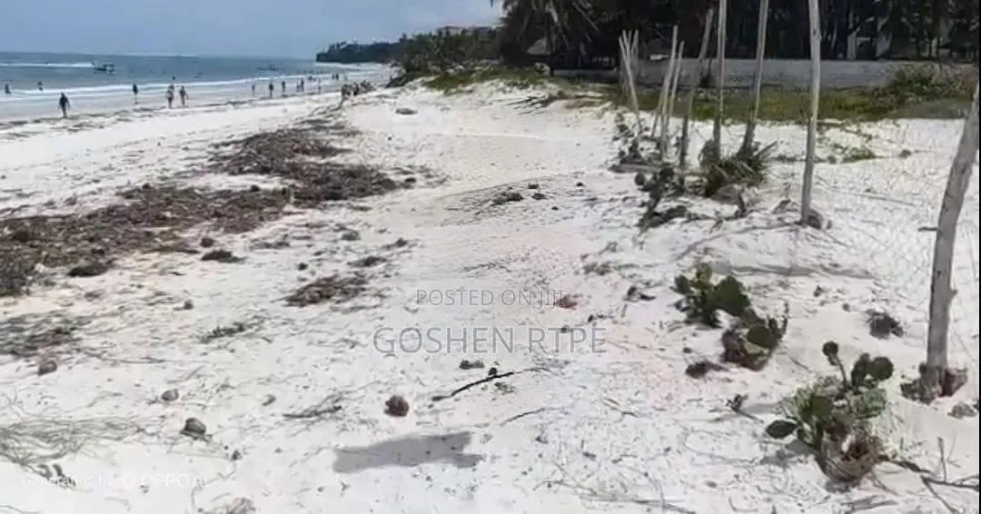 Prime 257M 1 Acre 1st Row Sea BeachLand on Sale at Nyali Mombasa Kenya in Nyali Mkomani